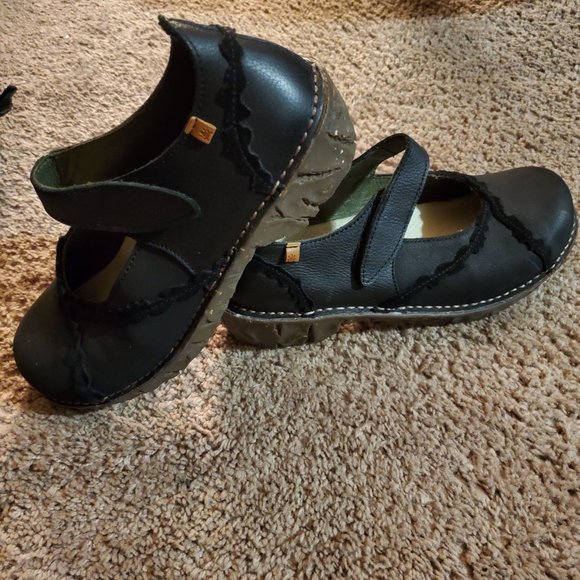 Shoes - El Naturalista Black Shoes